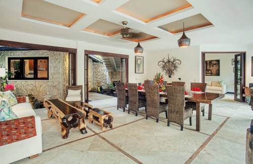 Berawa Villa | 350 m² Villa ∙ 1 bedroom ∙ 2 guests