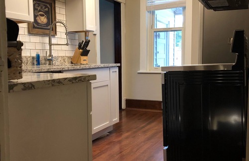 Downtown Omaha House | 3507 Fabulous Midtown Townhome! Walk to TWO entertainment districts!