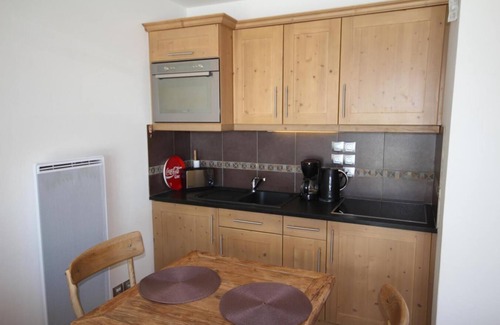 Bisanne 1500 Apartment | 350m from shops, Ground floor, view panoramic, swimming pool, terrace, parking, tv, ski locker, 32m²