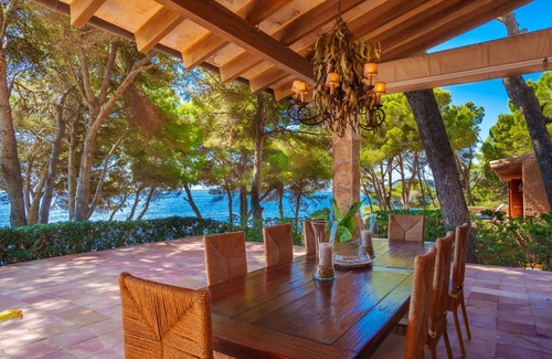 Costa de los Pinos Villa | 360 m² Villa ∙ 5 bedrooms ∙ 10 guests