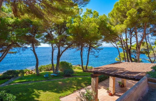 Costa de los Pinos Villa | 360 m² Villa ∙ 5 bedrooms ∙ 10 guests