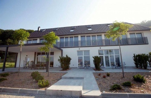 Skofljica Apartment | 37 m² Apartment ∙ 2 bedrooms ∙ 4 guests
