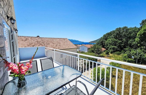 Cove Tri Zala (Zrnovo) Apartment | 37 m² Apartment ∙ 2 bedrooms ∙ 4 guests