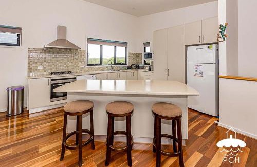 Sandy Point House | 37 Oceanview Parade Sandy Point