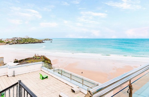 Newquay City Centre Apartment | 37 Rocklands-Stunning penthouse with private terrace, spectacular views, lift and secure parking
