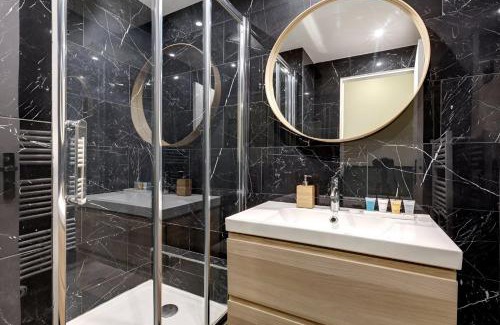 Quartier de la Folie-Mericourt Apartment | 370 Anthony - Superbe Appartement à Paris