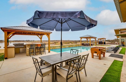 Lakeside City House | 371 m² House ∙ 2 bedrooms ∙ 12 guests