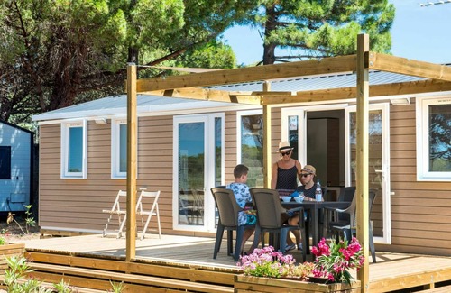 Les Cabanes de Fleury Other | 38 m² Accommodation ∙ 3 bedrooms ∙ 6 guests