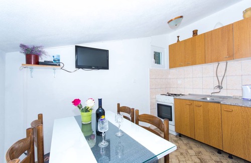 Municipality of Trogir Apartment | 38 m² Apartment ∙ 2 bedrooms ∙ 5 guests