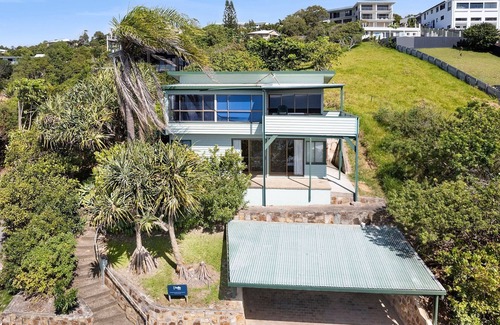 Coolum Beach House | 38 Pacific Terrace, Coolum Beach