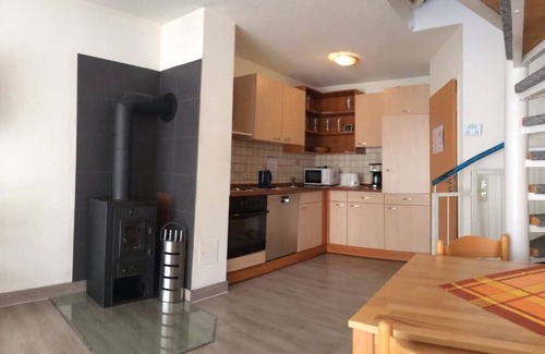 Zandt Apartment | 38qm großes, vollständig renoviertes Appartement mit Balkon