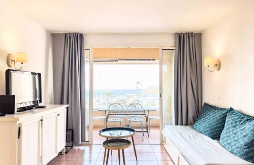 Six-Fours-les-Plages Apartment | 39 m² Apartment ∙ 2 bedrooms ∙ 6 guests
