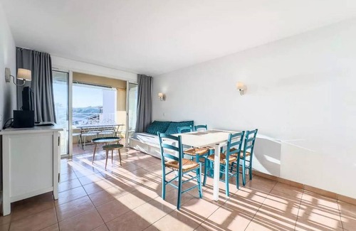 Six-Fours-les-Plages Apartment | 39 m² Apartment ∙ 2 bedrooms ∙ 6 guests