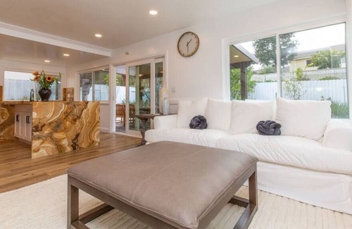 Thousand Oaks House | 3B 2.5B Custom House with Elegant Taste