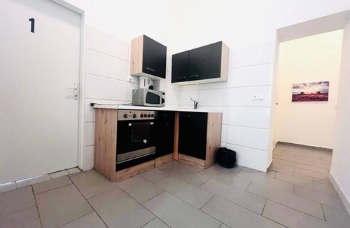 Leopoldstadt Apartment | 3B Bedroom Apt, Up to 9P ; Only 10 Min to Augarten