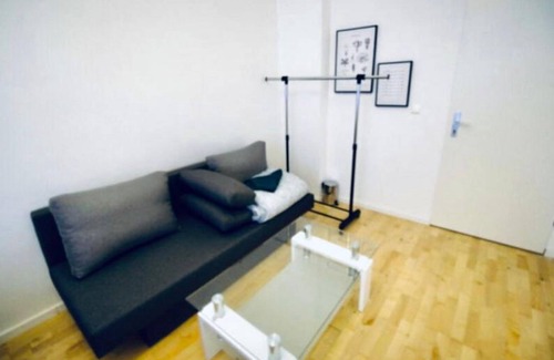 Leopoldstadt Apartment | 3B Bedroom Apt, Up to 9P ; Only 10 Min to Augarten