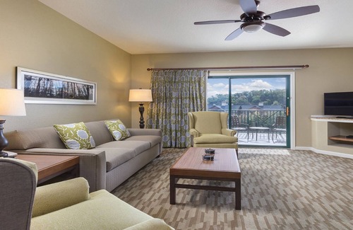 Sevierville Resort | 3BD/2Bath - Smoky Mountains Retreat! Gorgeous Views, Pools, + More!