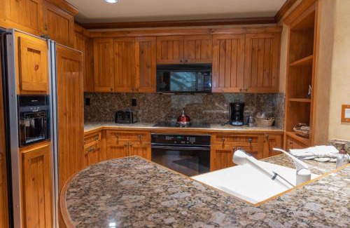 Beaver Creek Apartment | 3Bd Loft With Ski In Out Access And Panoramic Views! Condo