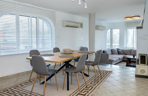 Varna City Centre Apartment | 3BD Maisonette with Sea Views - Next to Sea Garden by Flat Mаnаger