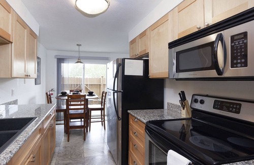 Seaside Condo | 3BD Seaside Condo | Central Location | Pet Ok
