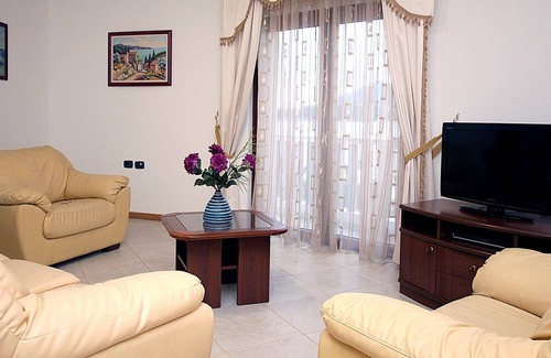 Rafajlovici Apartment | 3BDR Apartment With Sea View