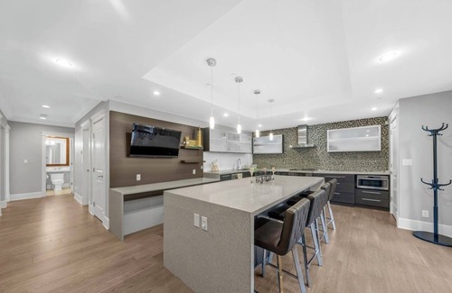 Marpole House | 3Bed+2Bath Steam Sauna Retreat in Vancouver! Family friendly!