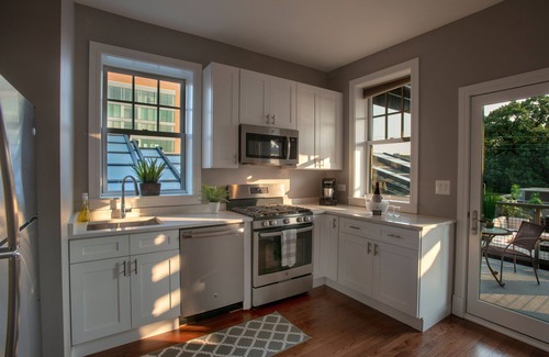Wrigleyville House | 3Bed/2Bath Wrigley home w/view & party deck 443 ft from Wrigley Field - 3rd Fl