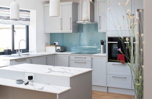 Cambridge House | 3Bed House w/Charming Courtyard Garden & Parking