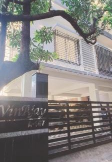 Kolkata Apartment | 3BHK Family Apartment & Deluxe Private Rooms near EM Bypass, Kolkata