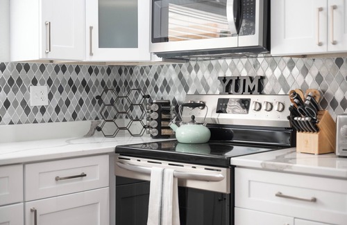 Lakeland House | 3br/2ba, by I4 and Disney. Pet Friendly, fenced yard, handicap ramp. sleeps 10