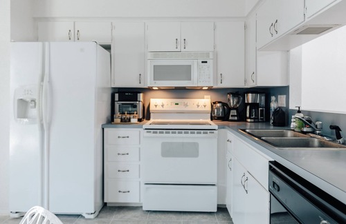 McNeil House | 3BR/2BA Cozy Home - 10mins to the Domain, Q2 stadium, 15mins to Downtown Austin