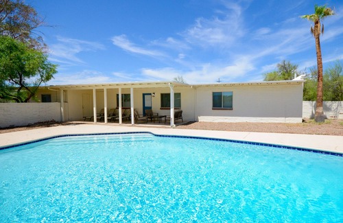 Casas Adobes House | 3BR, 2BR, Sleeps 10, Pet Friendly