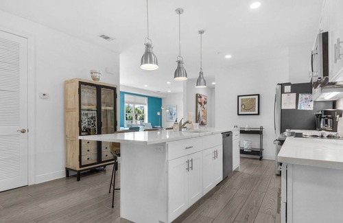 Gulf Place Condo | 3BR | 30A Gulf Place: 3 Pools, Tennis + Free Tix: Dolphin Cruise & More!