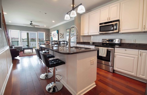 Waters Edge Condo | 3br/3ba River Views Pool and Dock Access~ River Walk
