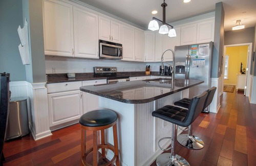 Waters Edge Condo | 3br/3ba River Views Pool and Dock Access~ River Walk