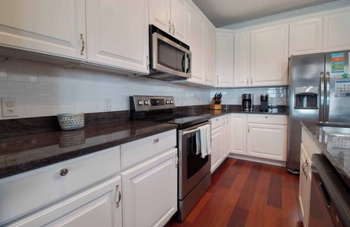 Waters Edge Condo | 3br/3ba River Views Pool and Dock Access~ River Walk
