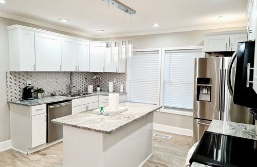West End House | 3BR/4BA w/Great place for having fun in the middle of the city!