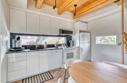 Alberta Arts District House | 3BR Alberta Home Vaulted Ceilings Walkable