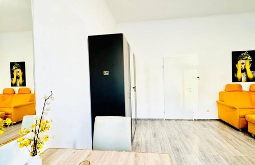 Grinzing Apartment | 3BR Apartment for 9P, 10Min to FAC Platz
