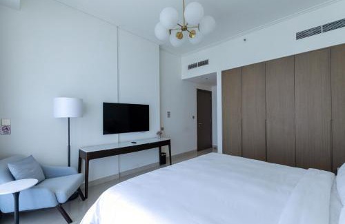 Muharraq House | 3BR Apartment with City and Beach Views at Address Residences Marassi