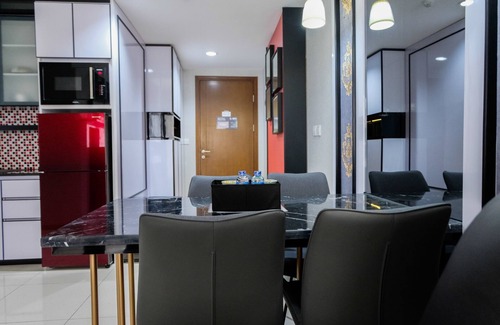 Tangerang Apartment | 3BR Apartment with Pool View at M-Town Residence