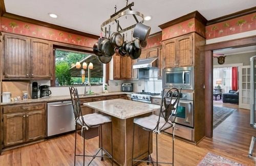 Columbia House | 3BR Brick Cottage | Mins to USC & Riverbanks Zoo!