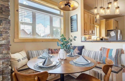 Granby Cabin | 3BR Cabin on Fraser River, Fish, Hike, Golf
