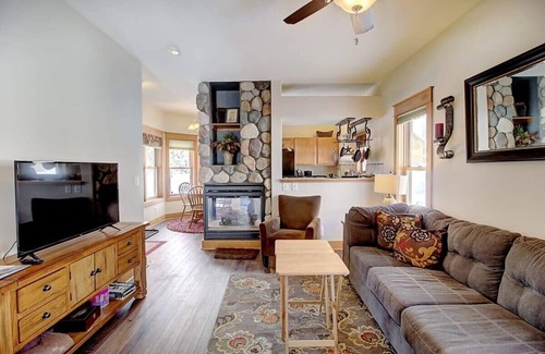 Granby Cabin | 3br cabin on Fraser River, Fish, Ski, Hike, Golf