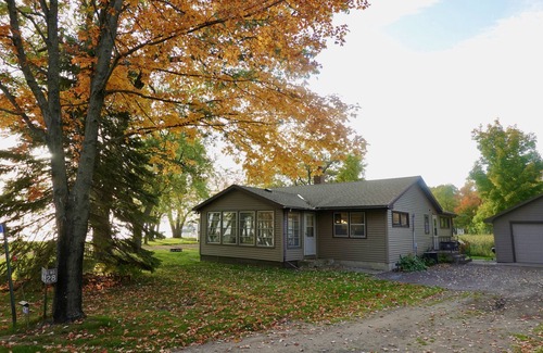 Isle Cabin | 3BR Cabin on the Lake with Beach and Boat Dock in Protected Channel