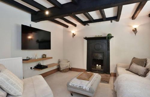 Hereford House | 3br Cottage Near Dewsall Court