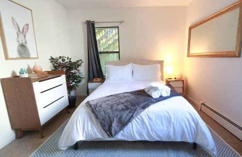 Arborview Neighborhood House | 3BR Duplex, Easy Walk to Downtown Ann Arbor