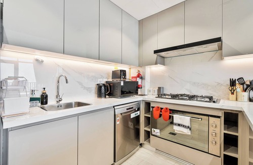Jebel Ali Apartment | 3BR Elegant Haven W/Gym, Pool & 2 Parking Spaces