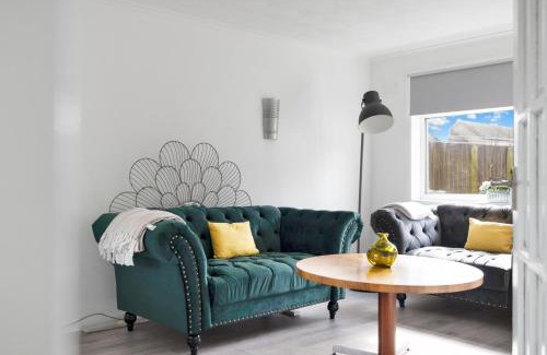 Whitburn Apartment | 3BR Family House with Free Parking in West Lothian