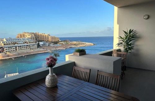 Paceville House | 3BR Free Parking Near Sandy Beach Paceville